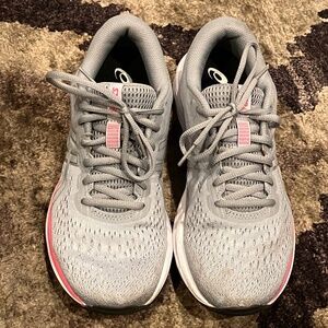 ASICS Womans Sneakers Size 9